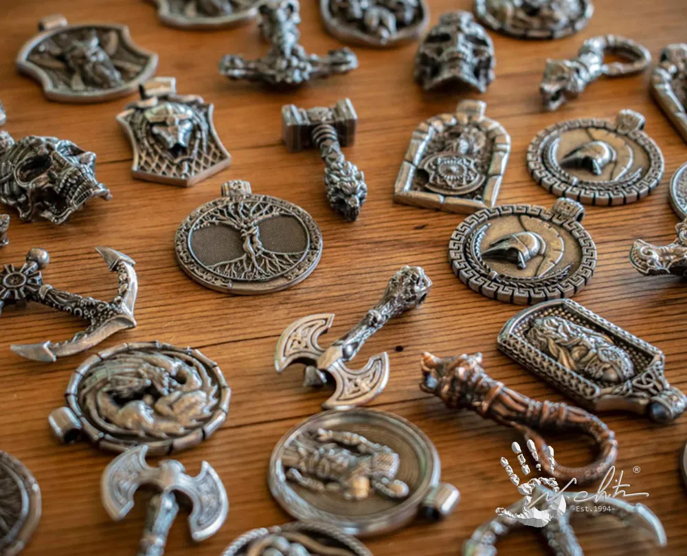Pandantive din pewter realizate în atelier